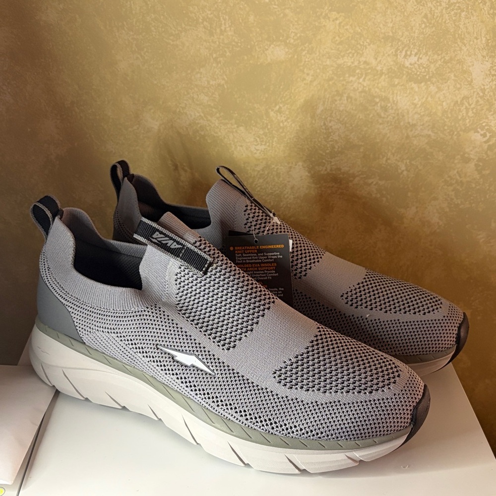 AVÍA Gray Hightail Slip-On Athletic Shoes Size 11 1/2 Foam Technology